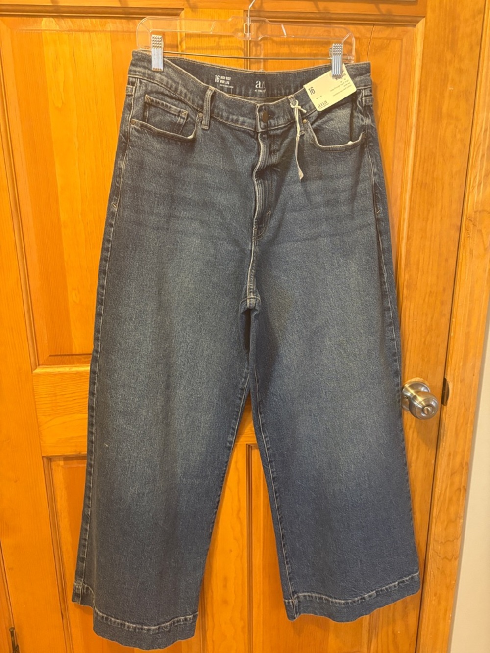 A.n.a brand women's High-rise Wide Leg full
length Jean. Size 16